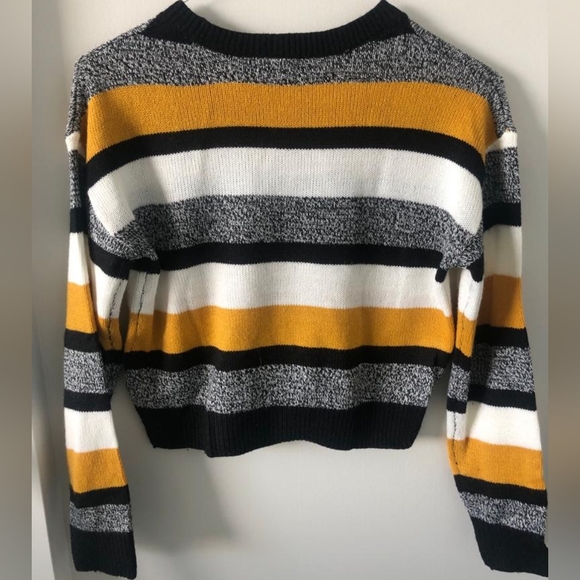 🎉2 for $15🎉 Divided by H&M Striped Sweater - Picture 2 of 5
